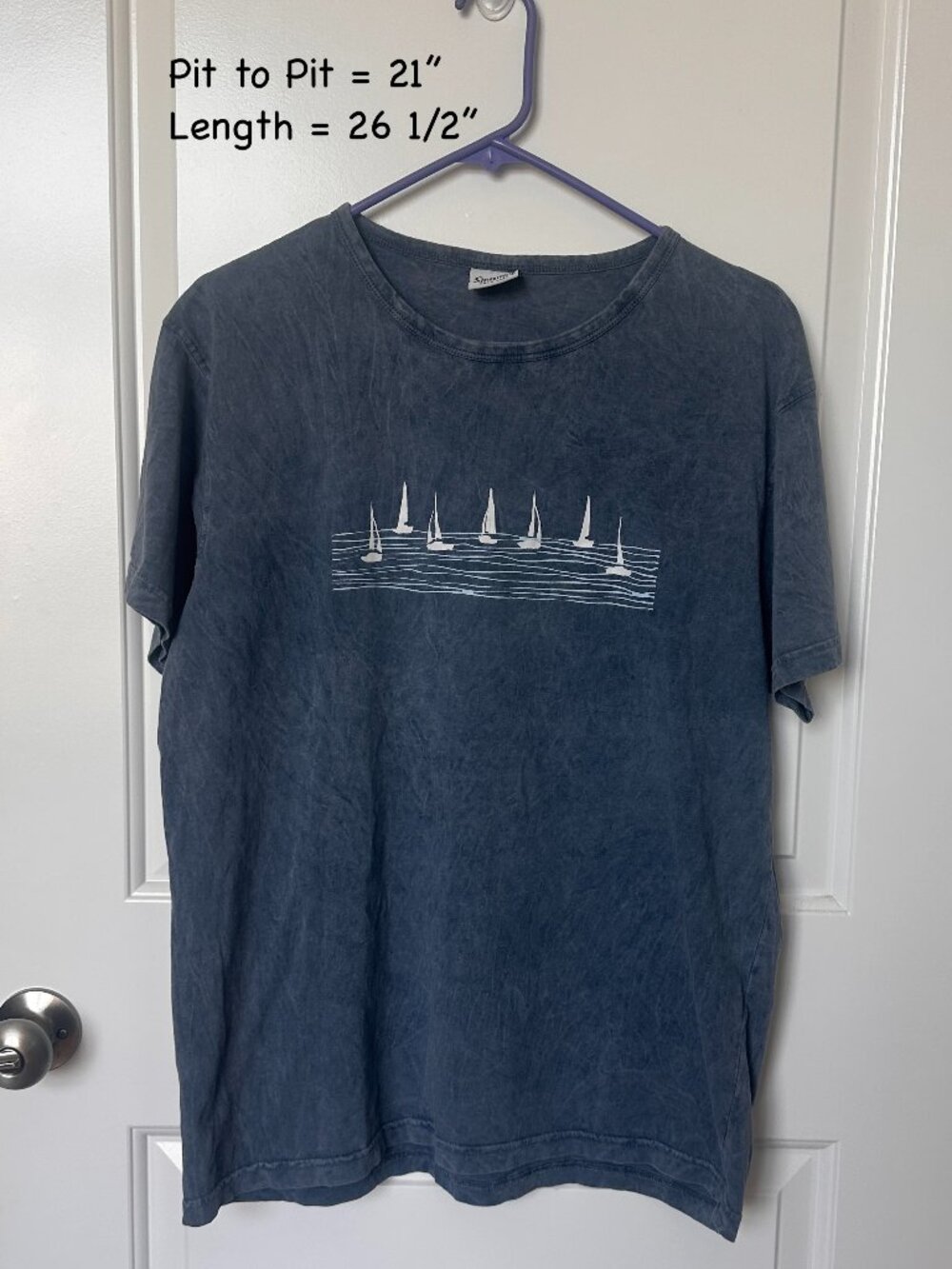 🏝️ ☀️ Women’s Size Med Short Sleeve Blue T-Shirt Sailboats Graphic 100% Cotton